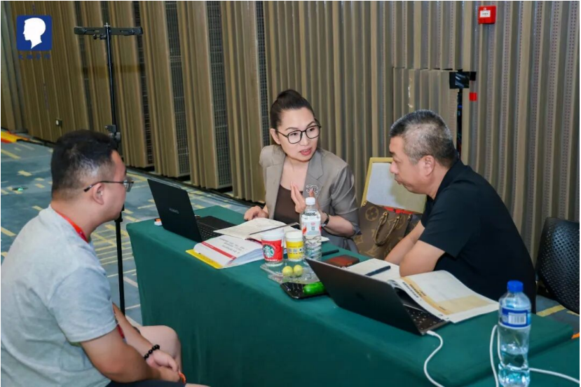 学员小组研讨交流